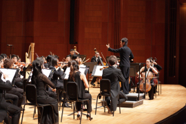  The University Anthem performed by the Hong Kong Sinfonietta, the Diocesan Choral Society and HKU Students' Union Choir and conducted by our University Artist Yip Wing-sie