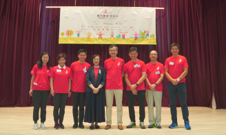 (From left): Dr Gloria Wong (Assistant Professor, Department of Social Work and Social Administration, HKU); Mrs. Mabel Lee (Board Member, Simon K. Y. Lee Foundation) (Guest of Honour); Mr Edwin Lee (Board Member, Simon K. Y. Lee Foundation); Professor Sophia Chan, JP (Secretary for Food and Health, The Government of the HKSAR) (Guest of Honour); Dr Lam Ching-choi, BBS, JP (Chairman, Elderly Commission, The Government of the HKSAR; Advisory Committee, Simon K. Y. Lee Foundation) (Guest of Honour); Professor Terry Lum (Head, Department of Social Work and Social Administration, HKU); Mr Philip Lee (Board Member, Simon K. Y. Lee Foundation) and Dr Michael Tse (Assistant Director, Centre for Sports and Exercise, HKU) kicked off the GrandMove® Exercise Day.