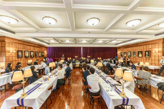 To celebrate HKU’s longstanding academic tradition, a Farewell and Thanksgiving Dinner was held at St. John’s College.
 