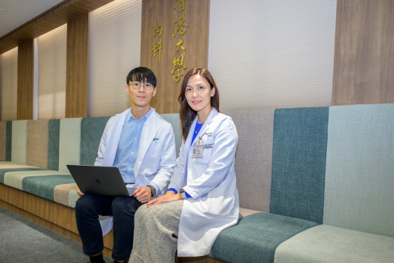 HKUMed develops and tests a pioneering tool, the ‘Advance Care Planning Communication Assessment Tool’, to improve the crucial conversations around advance care planning. The research is led by Dr Jacqueline Yuen Kwan-yuk (right) and Dr Steven Chu Tsun-wai.
 